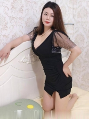 娇小的风骚少妇