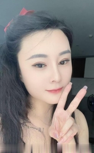 黑长直御姐静静