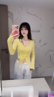 细腰臀翘颜值姗姗