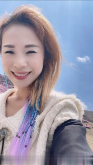 热烈娇小女