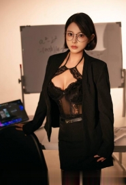 性感尤物大胸妹子