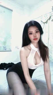 白云大长腿依依