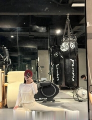 清纯颜值大胸女友