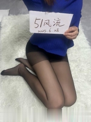 居家丰满少女