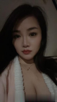 服装店老板娘