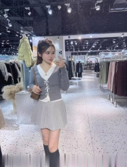 纯情大胸闷骚少女