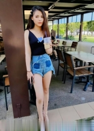 花都美胸女友Ava