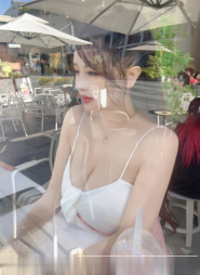 性感尤物小妖精