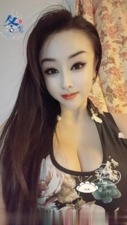 大胸身材好颜值妹子