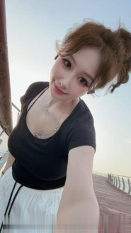 肤白胸大骚妇